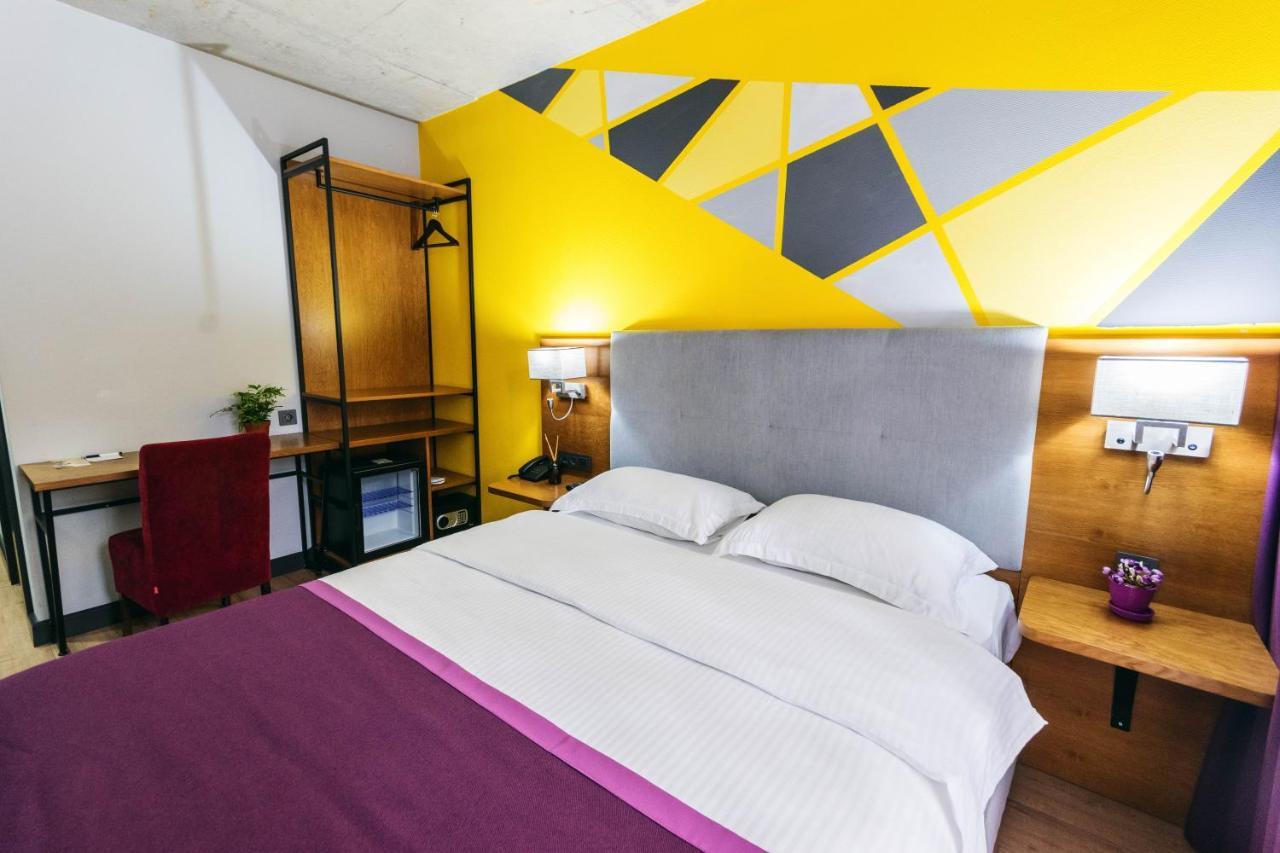 Hotel Adora Tiflis Dış mekan fotoğraf