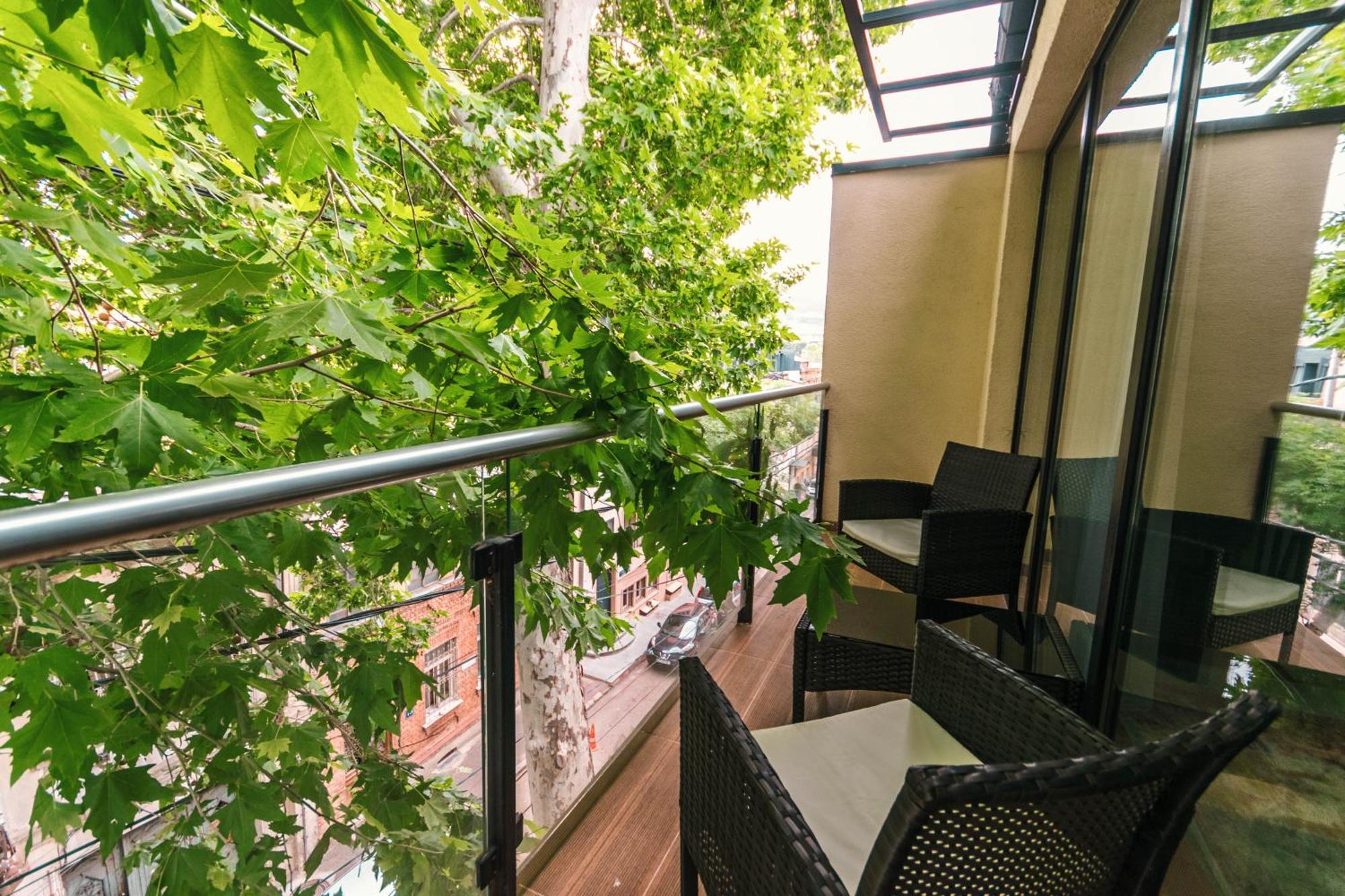 Hotel Adora Tiflis Dış mekan fotoğraf