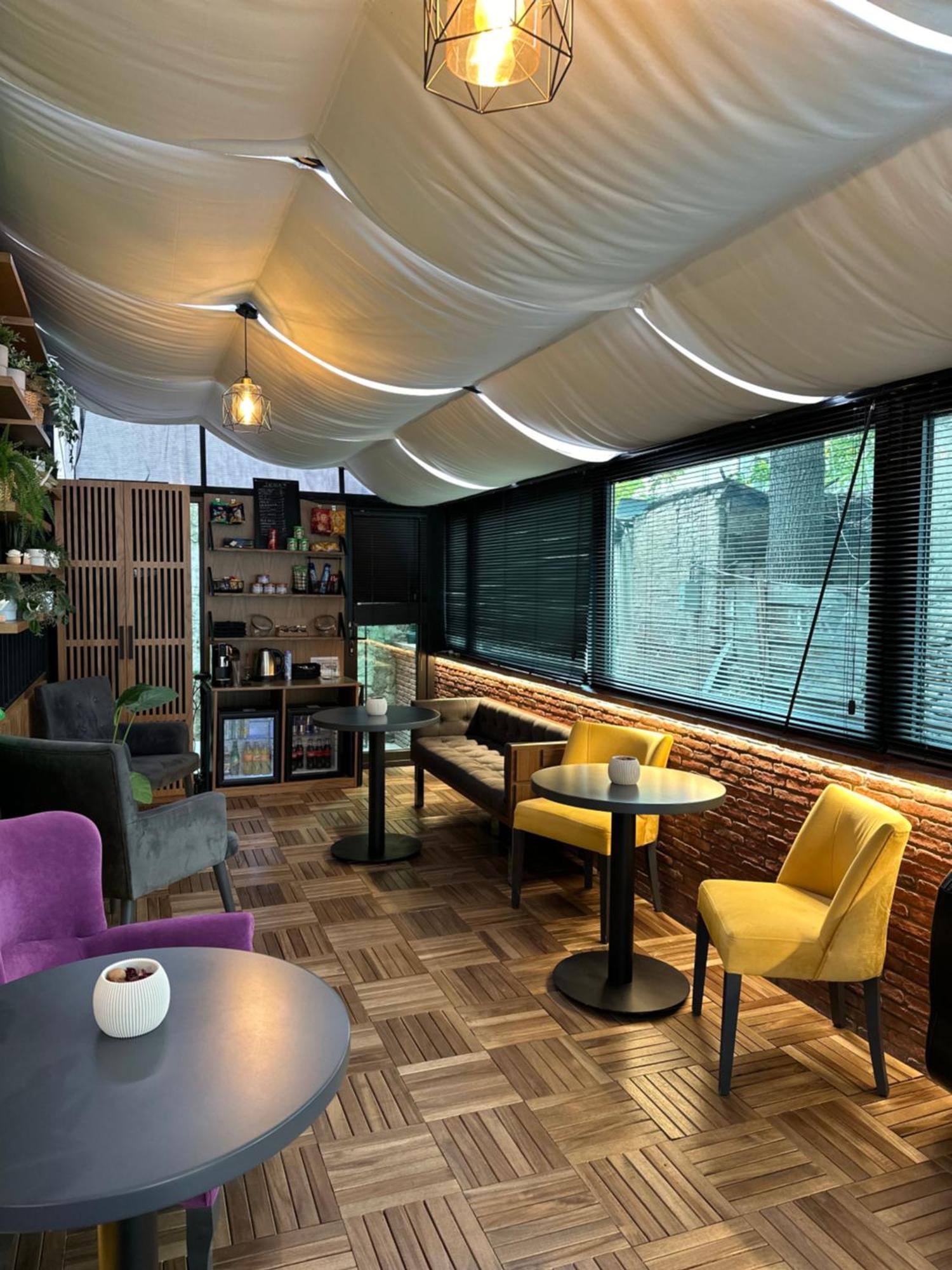 Hotel Adora Tiflis Dış mekan fotoğraf