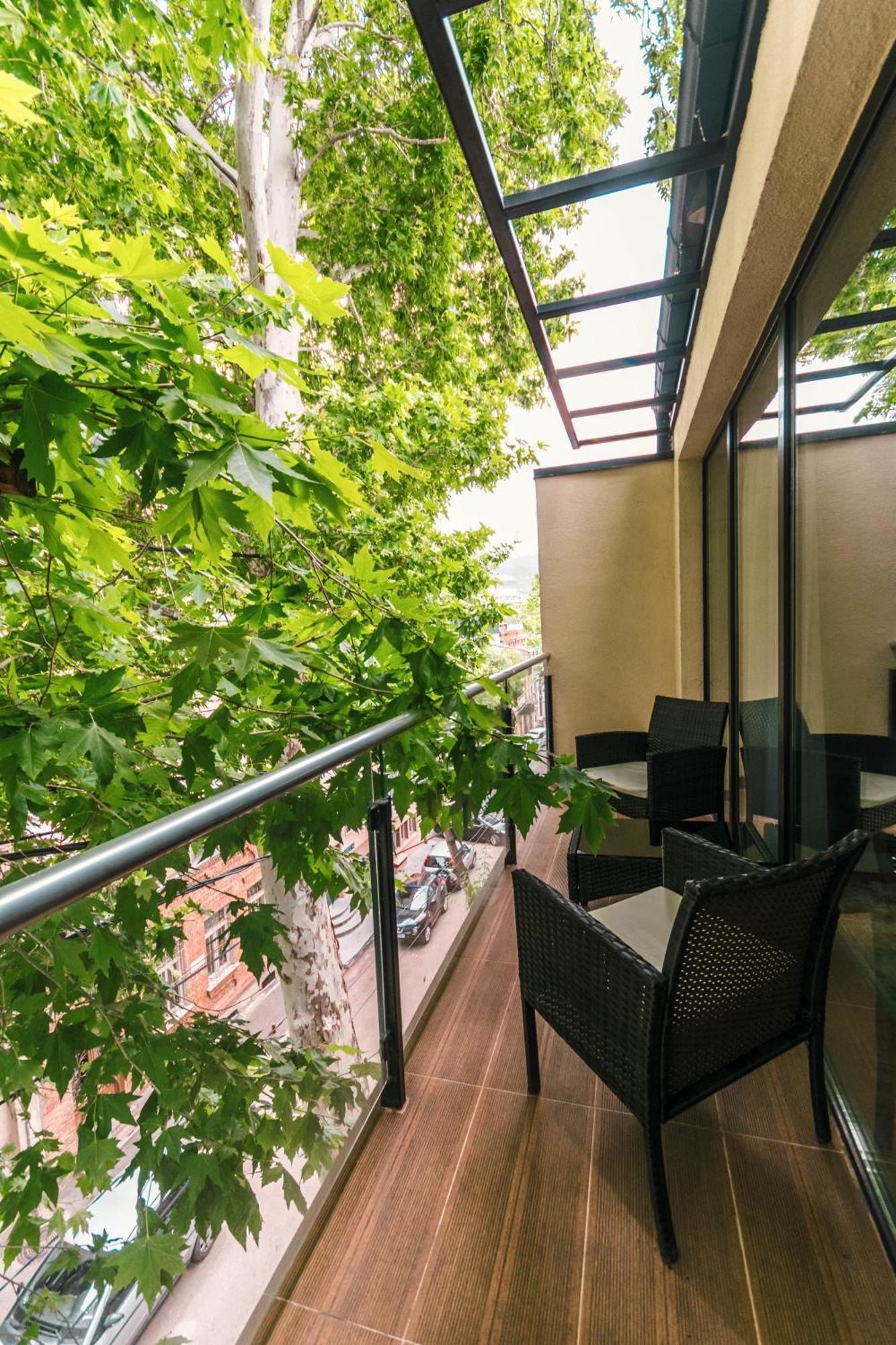 Hotel Adora Tiflis Dış mekan fotoğraf
